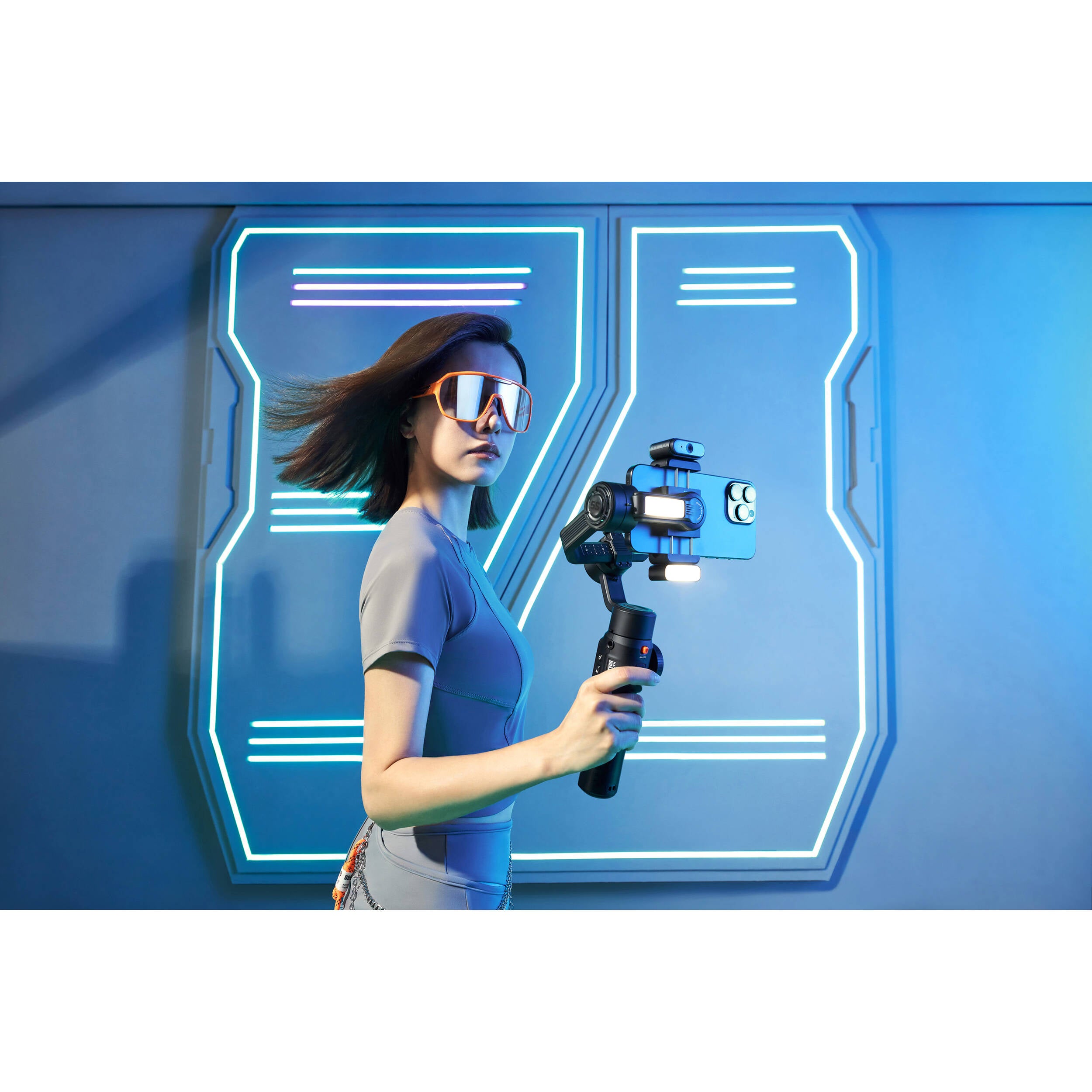 Zhiyun Smooth 5S AI standard video stabilizer mounted on a camera rig for smooth filming and professional video production.