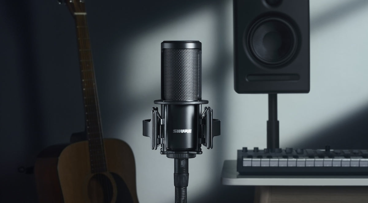 Shure SM4 Kit with condenser microphone and accessories, ideal for professional audio recording and live sound applications.