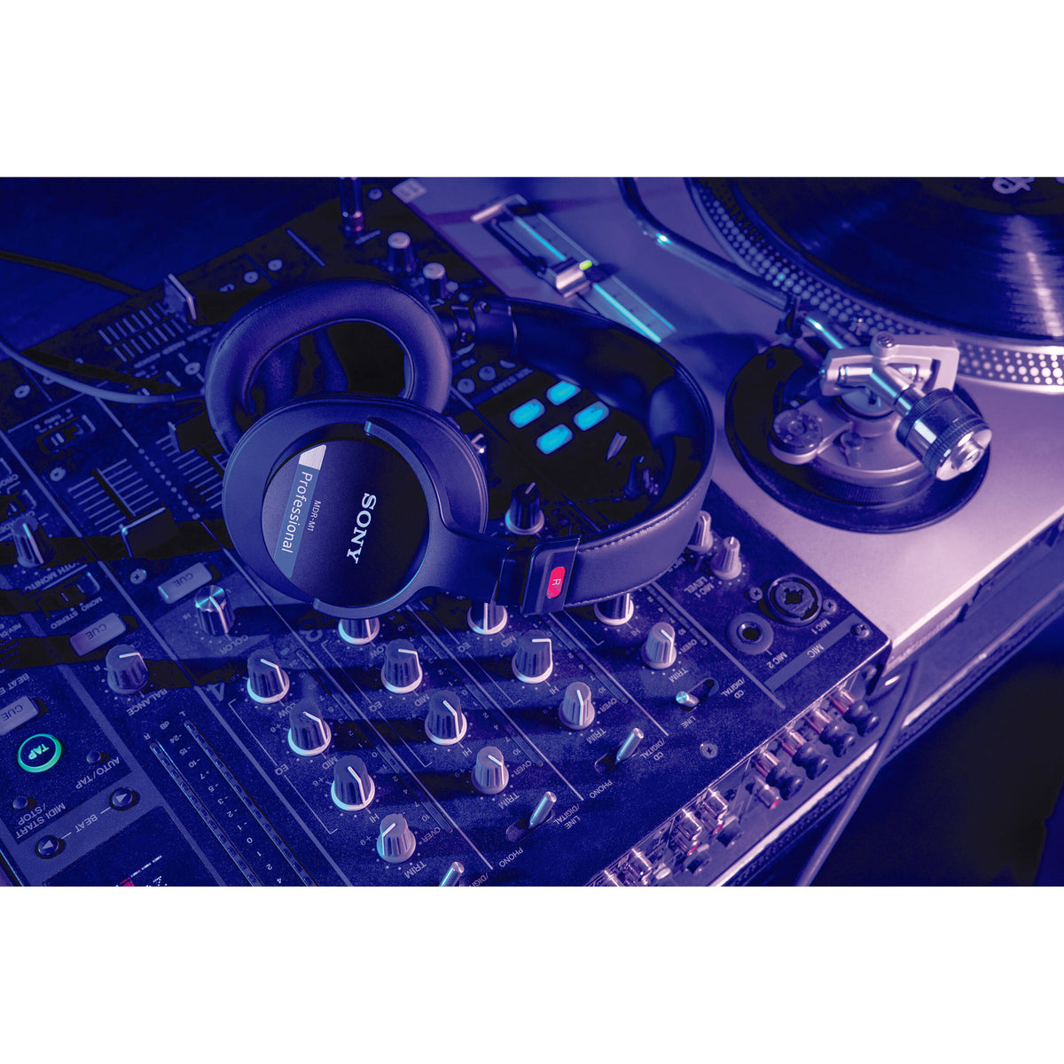 Sony MDR-M1 studio headphones, alternate view 14